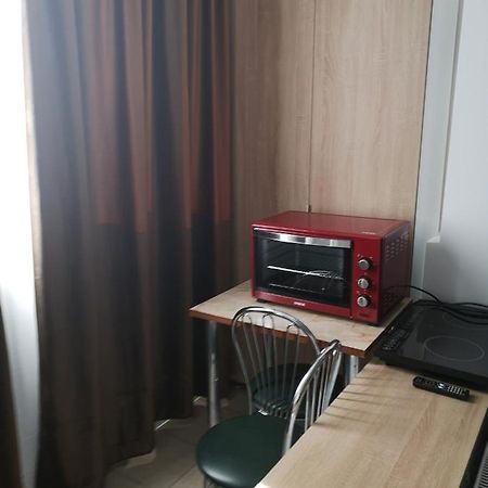 Gara Dinu Lägenhet Bukarest Exteriör bild
