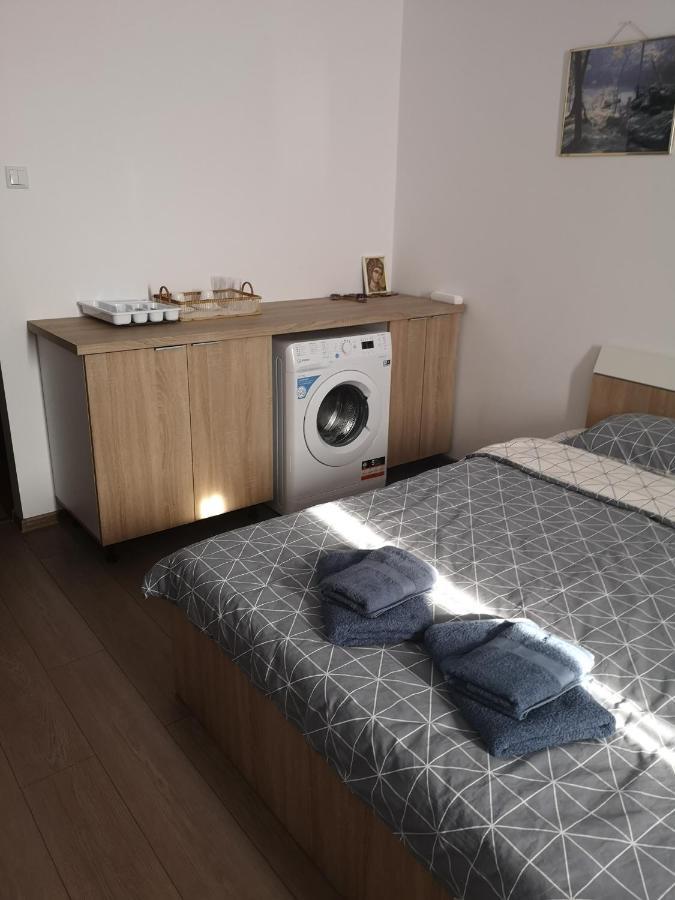Gara Dinu Lägenhet Bukarest Exteriör bild
