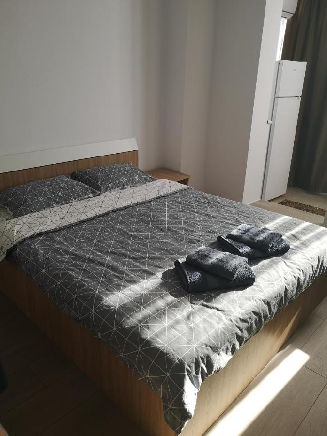 Gara Dinu Lägenhet Bukarest Exteriör bild