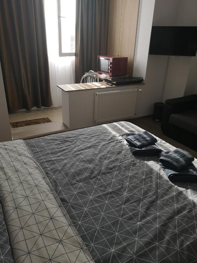 Gara Dinu Lägenhet Bukarest Exteriör bild