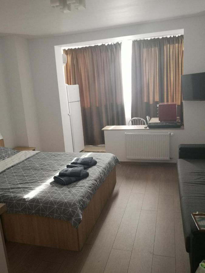 Gara Dinu Lägenhet Bukarest Exteriör bild